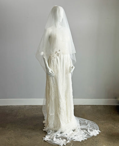 Betty floral lace bridal veil