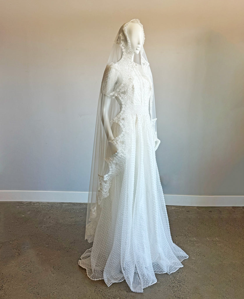 Sofia chantilly lace-edged mantilla bridal veil