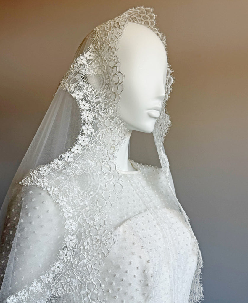 Sofia chantilly lace-edged mantilla bridal veil